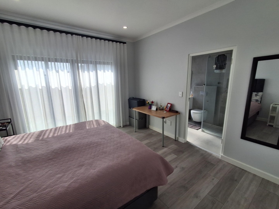 4 Bedroom Property for Sale in Sandown Western Cape